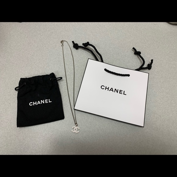 ❤️SOLD❤️Chanel CC Crystal Silver Tone Necklace⭐️ - Picture 12 of 16